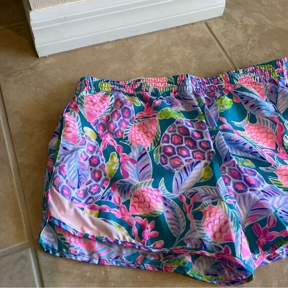 Lilly Pulitzer Ocean Trail Shorts In Maldives Green Turtle Wave - Picture 4 of 15